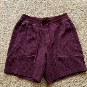 At Ease Shorts 7” - Heathered Cassis/Black
